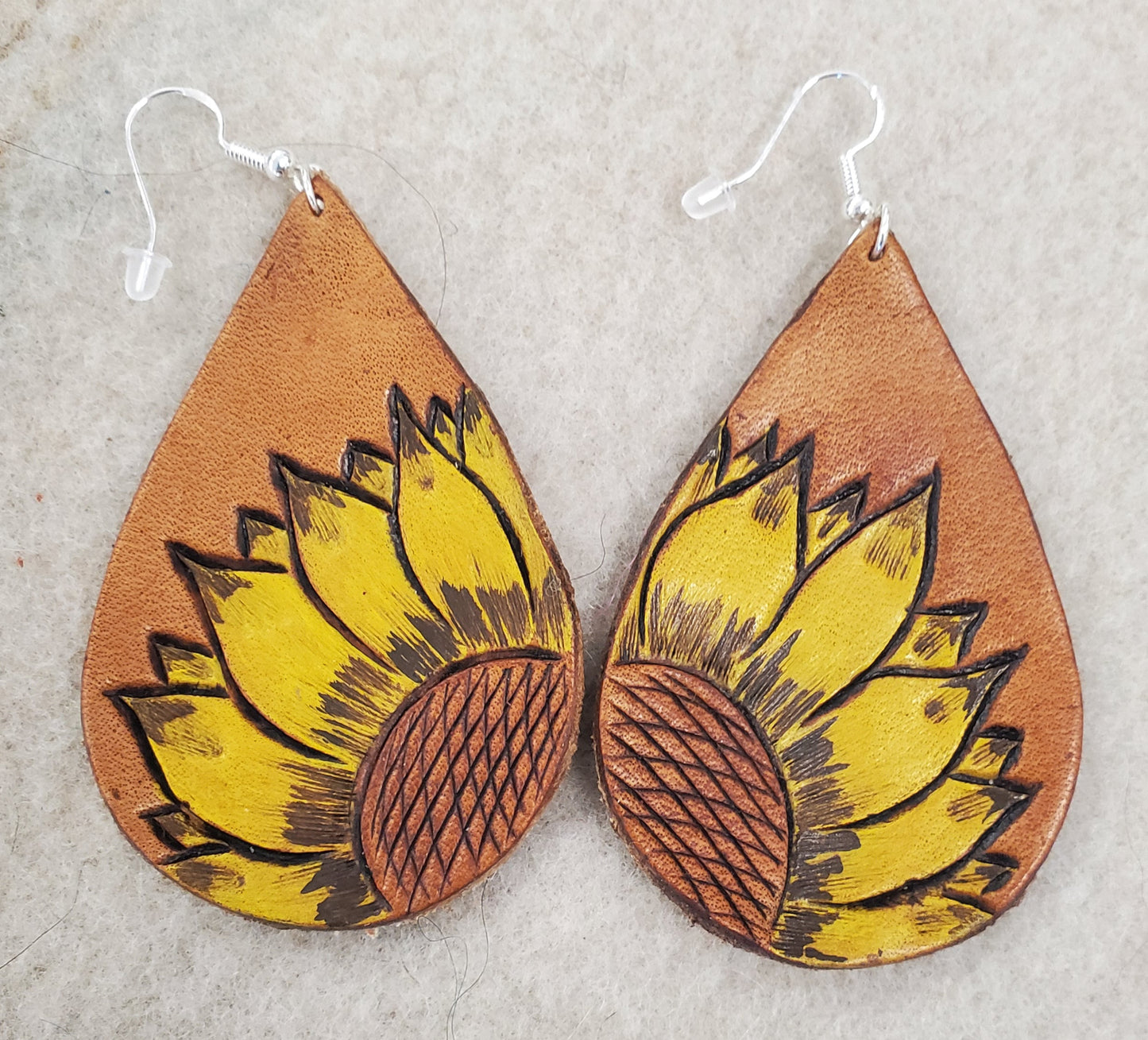Sunflower earrings 💛